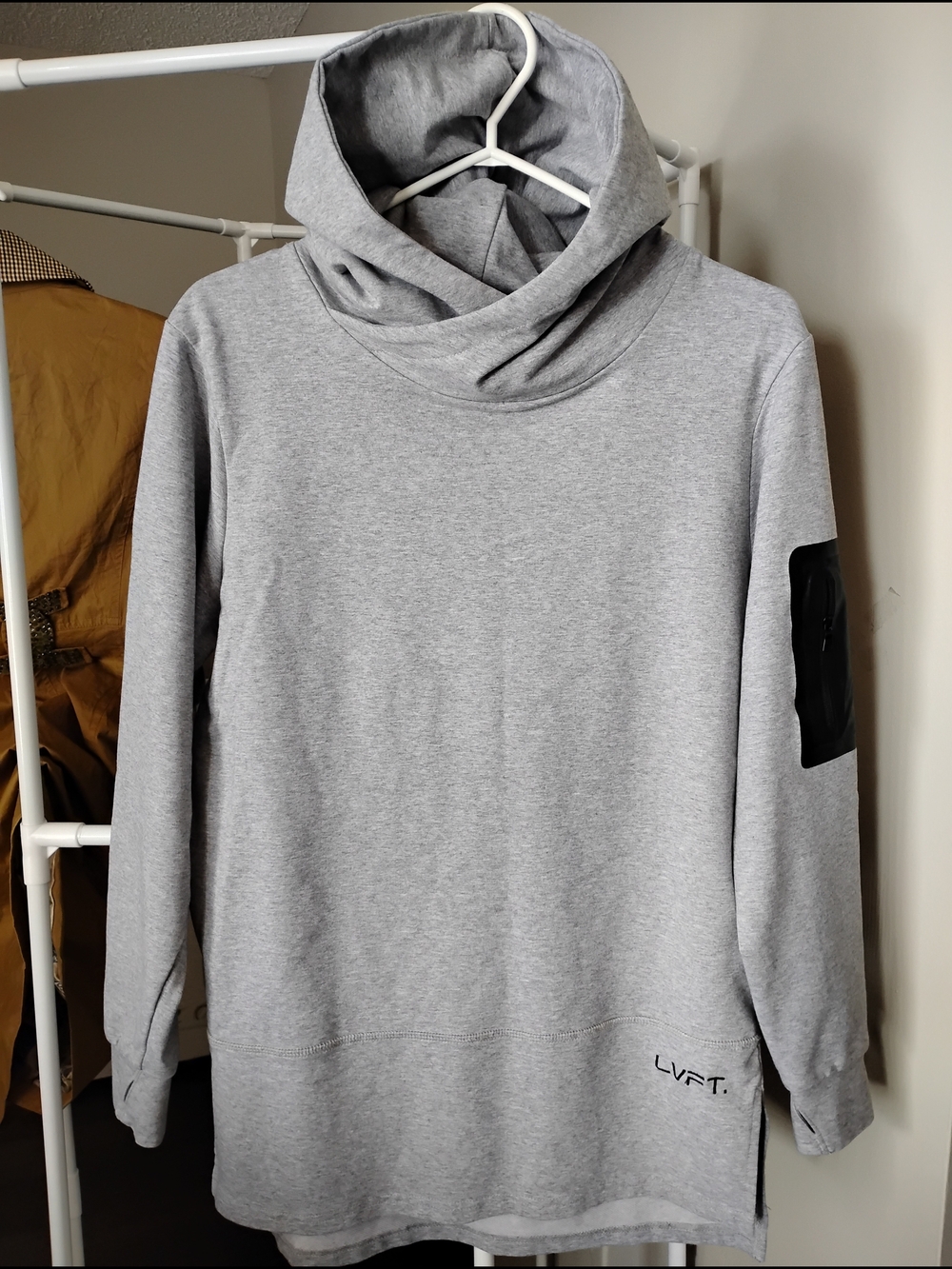 LVFT Men’s Light Gray Pullover Sweatshirt Arm Pocket Long Sleeve Hooded LOGO GYM